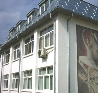 AU DEBUTAT ÎNSCRIERILE LA ŞCOALA POPULARĂ DE ARTE "VESPASIAN LUNGU" BRĂILA